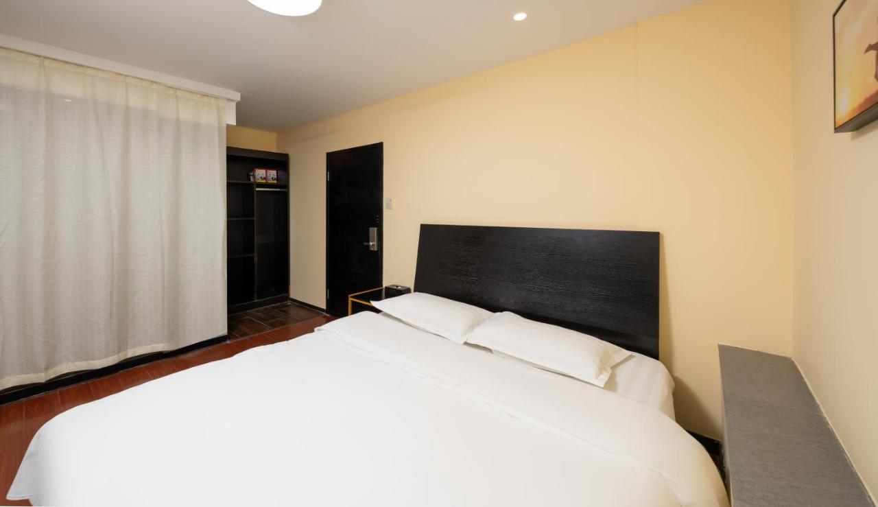 Spring Time Hostel--Nearby Tiananmen Square & Forbidden City & Wangfujing Street & Line 5,6 Subway Nearby,Free Wifi Пекин Екстериор снимка