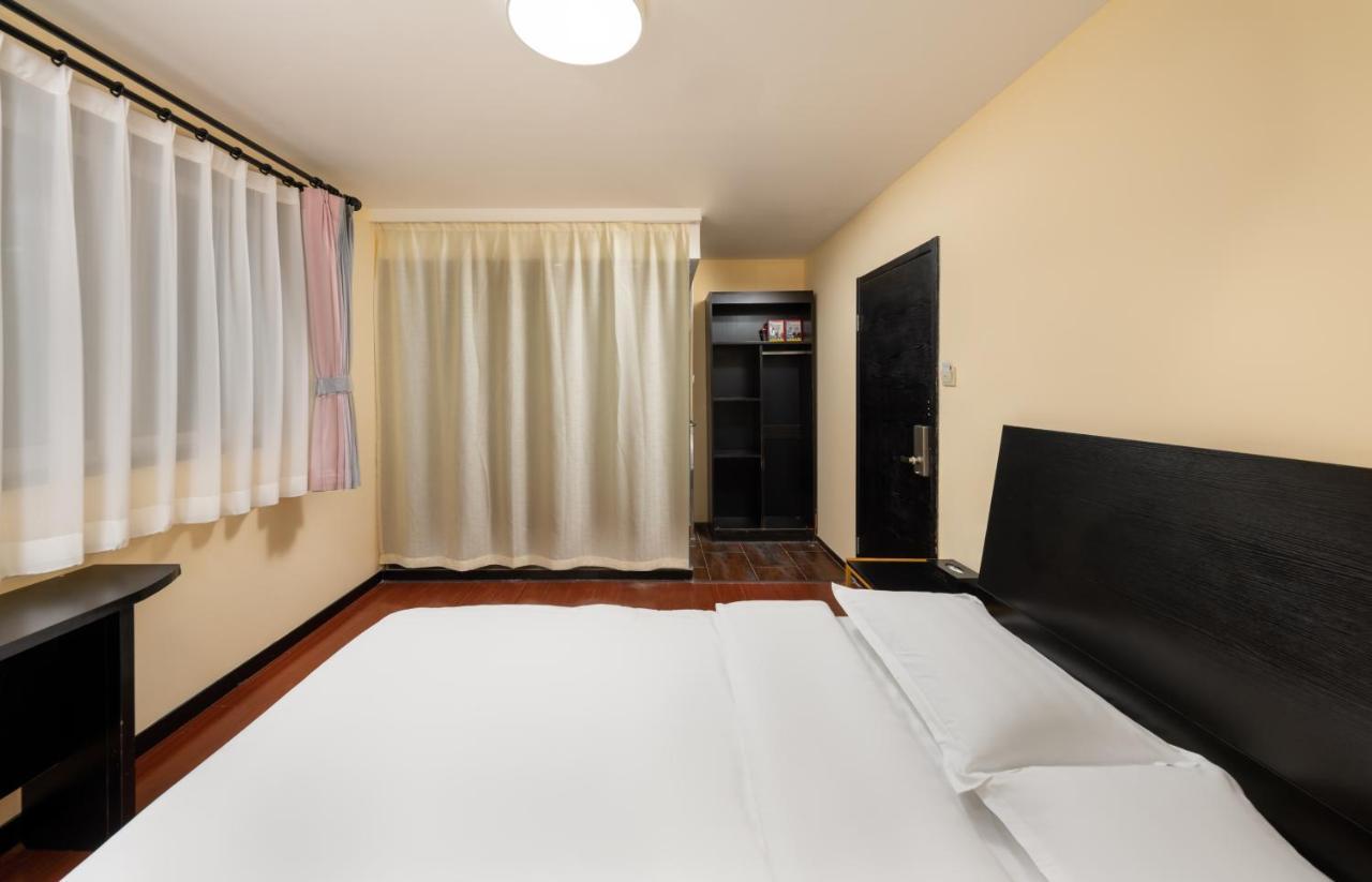 Spring Time Hostel--Nearby Tiananmen Square & Forbidden City & Wangfujing Street & Line 5,6 Subway Nearby,Free Wifi Пекин Екстериор снимка