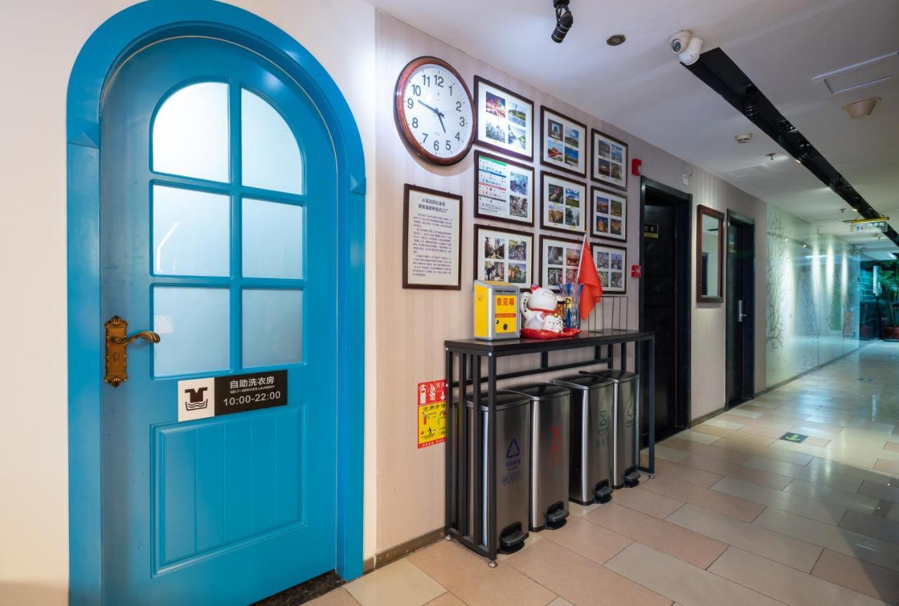 Spring Time Hostel--Nearby Tiananmen Square & Forbidden City & Wangfujing Street & Line 5,6 Subway Nearby,Free Wifi Пекин Екстериор снимка