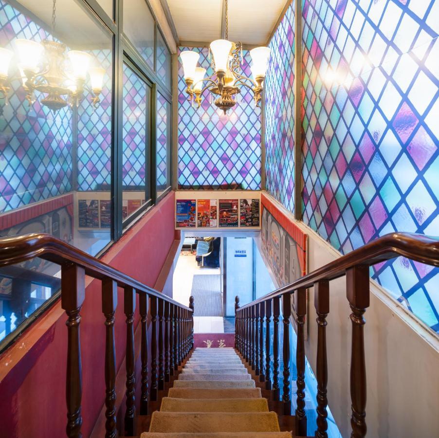 Spring Time Hostel--Nearby Tiananmen Square & Forbidden City & Wangfujing Street & Line 5,6 Subway Nearby,Free Wifi Пекин Екстериор снимка